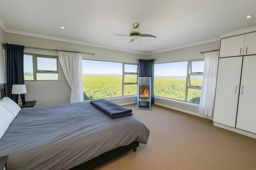 5 Bedroom Property for Sale in Lovemore Heights Estate Eastern Cape